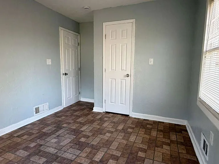 115 Shepherd Dr — Photo 6