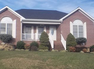 102 E Ridgefield Ct, Greeneville, TN 37745