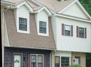 46 Golfview Dr, Manchester, NH 03102