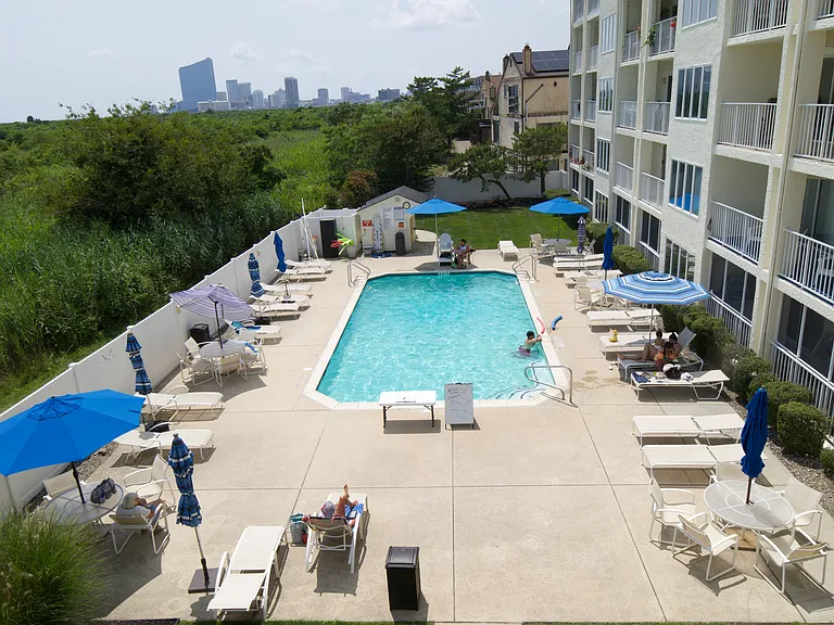4600 W Brigantine Ave #305 — Photo 21