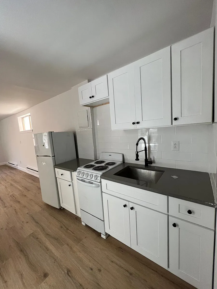 Building Photo - 252 S 10th St #2R