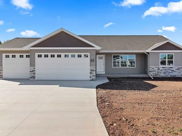 530 Willow Ct, New London, WI 54961