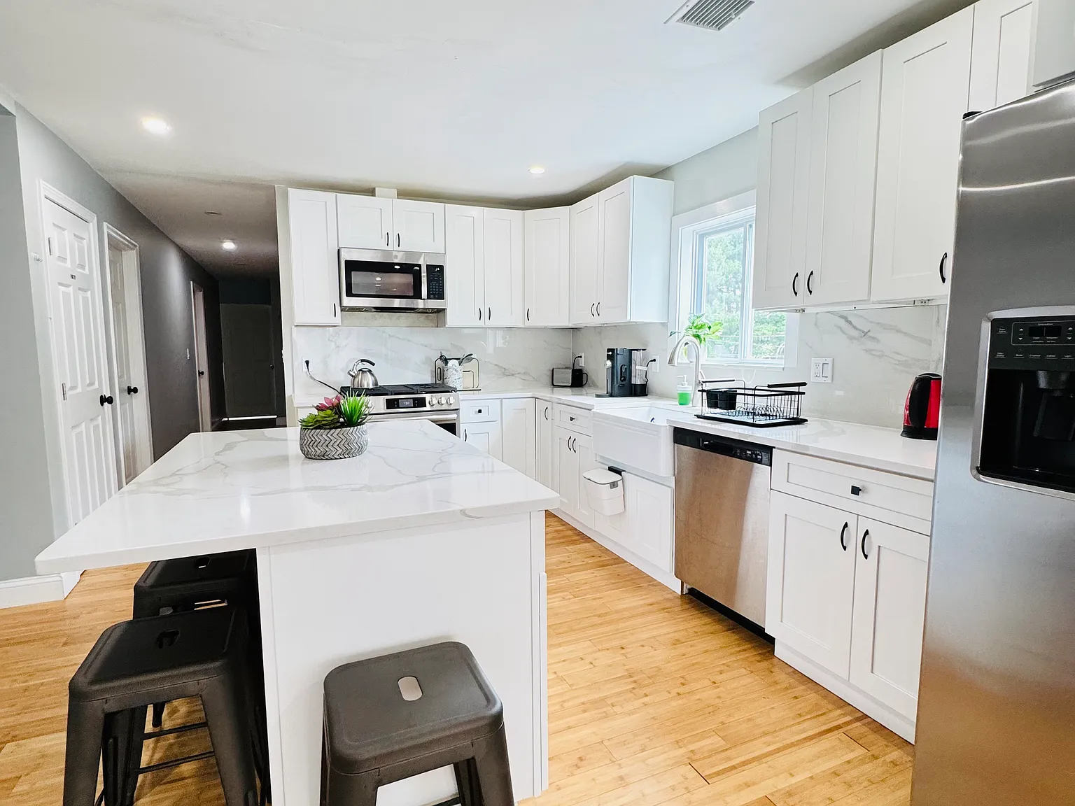 3 bed, 1450 sqft, $1,200 — Photo 4
