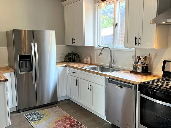 5th image of 4233 Dubois Ave