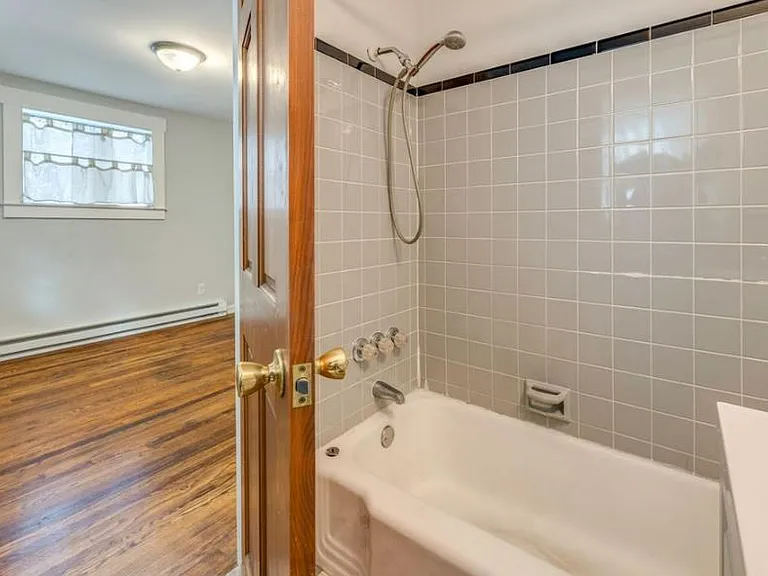 614 Stanton St #4 — Photo 6