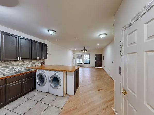 358 S 3rd St #3FAM, Brooklyn, NY 11211