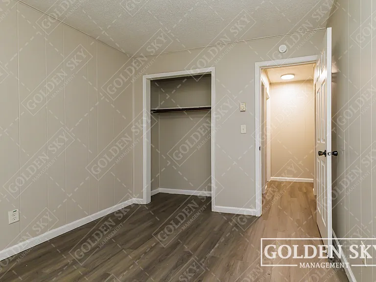 6406 E Piccadilly Rd — Photo 5