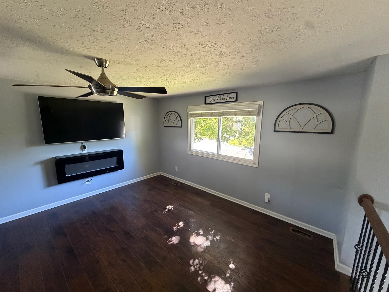 4 bed, 1000 sqft, $2,500 — Photo 2