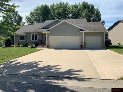 506 Thomas Dr, Eagle Lake, MN, 56024