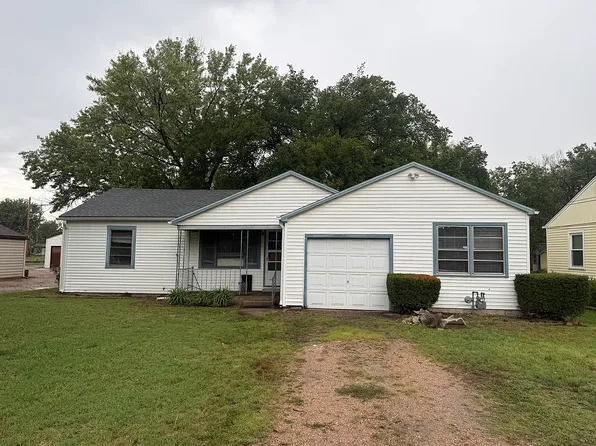 3311 Farmington Rd, Hutchinson, KS 67502