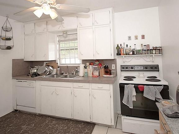 4th image of 5903 Nancy Ann St #A