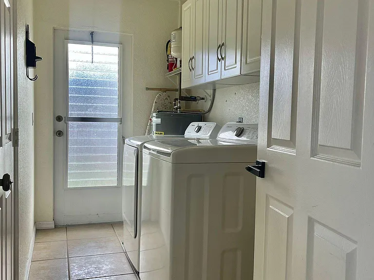 1395 Hayworth Rd — Photo 16