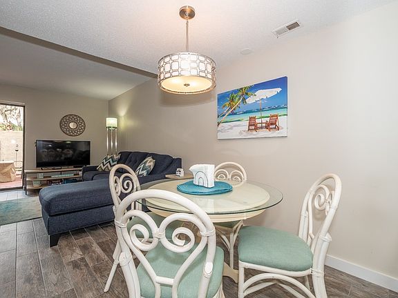 4th image of 11 Tanglewood Dr APT 28