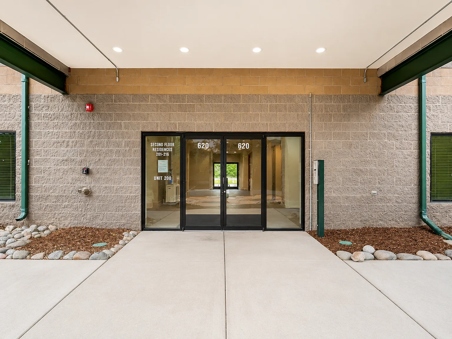 620 Red Table Apartments — Photo 3