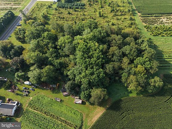 3rd image of 476 Old Cohansey Rd