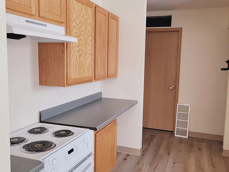 Oak Street Town Homes — Photo 9