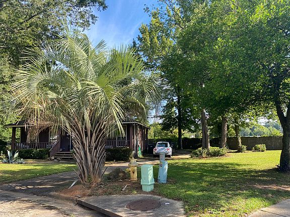 3rd image of 2509 Castlewood Ct