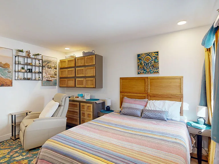 385 E Hartford St #7A — Photo 9