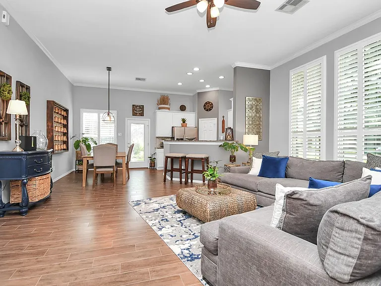 8624 Sunset Loch Dr — Photo 4