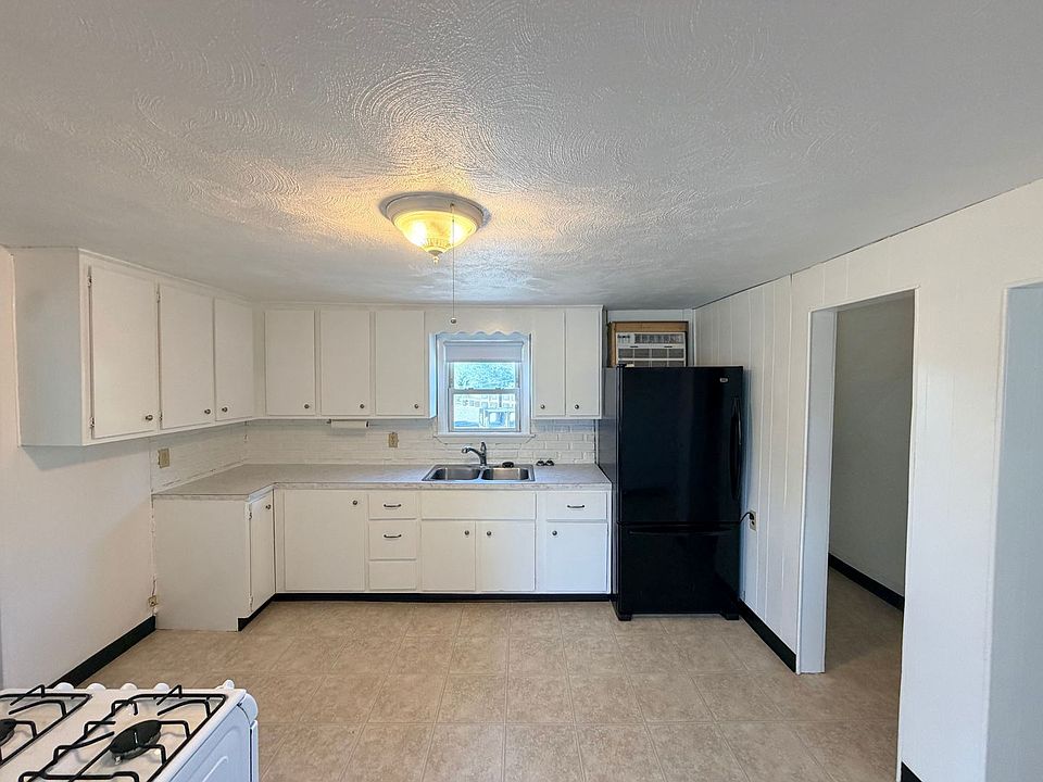 1st image of 10 Island St