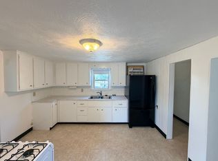 10 Island St, Lowell, MA 01850