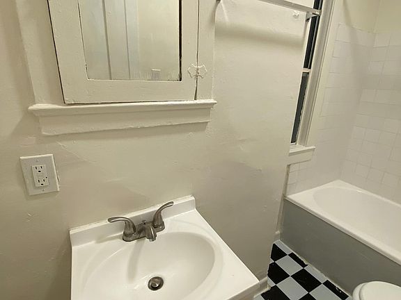 4th image of 4901 N Figueroa St #100