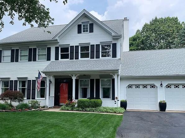 13 Wharton Ct, Kendall Park, NJ 08824