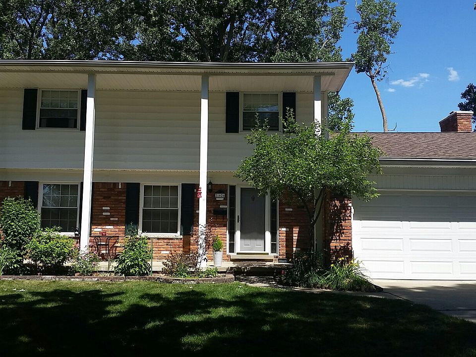 1st image of 21626 Birchwood St