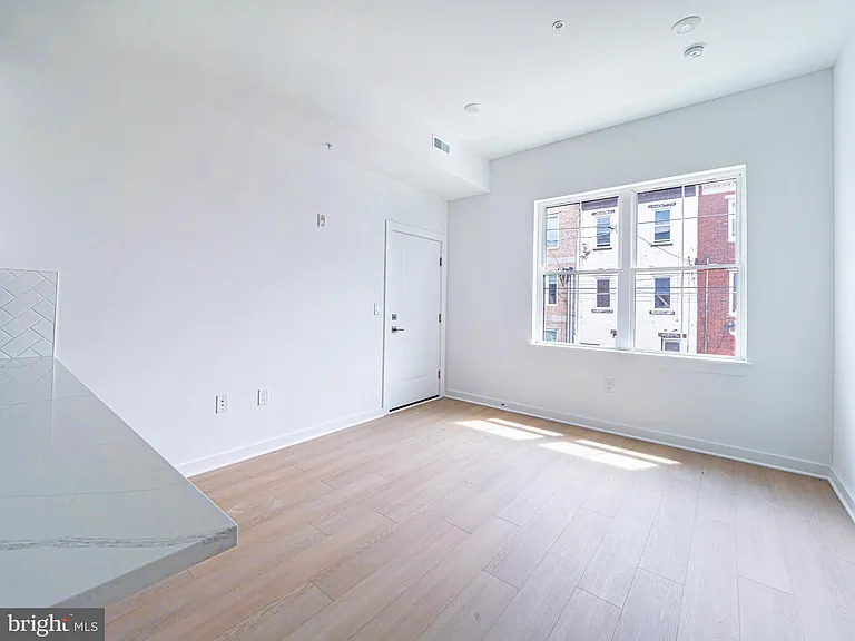 2403-2407 W Thompson St #3 — Photo 5