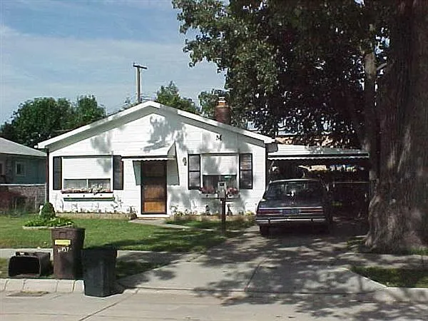 20805 Helle Ave photo 1