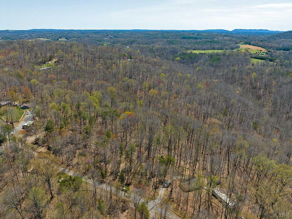 1st image of 9 Oak Dr