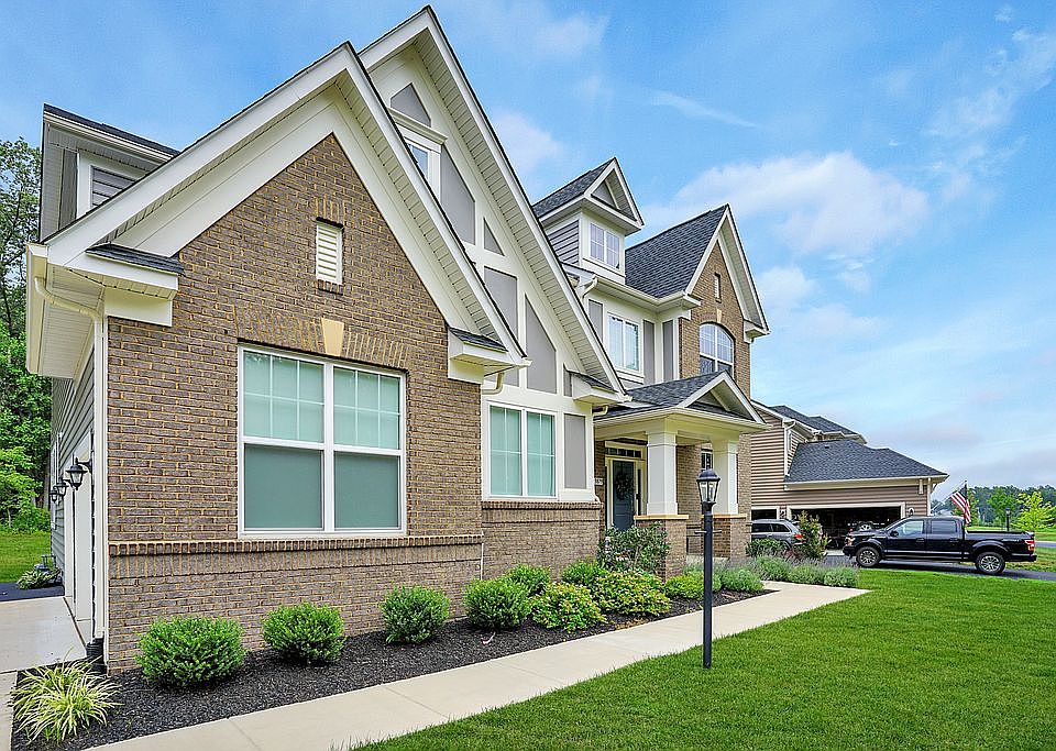 2nd image of 23879 Grayhaven Pl