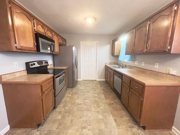 5th image of 746 Ellie Nat Dr