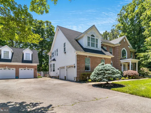 8966 Cottongrass St, Waldorf, MD 20603