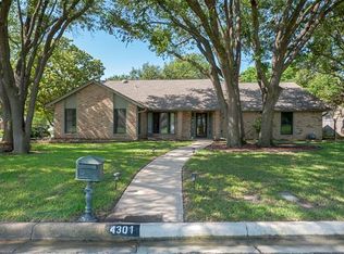 4301 Willow Way Rd, Fort Worth, TX 76133