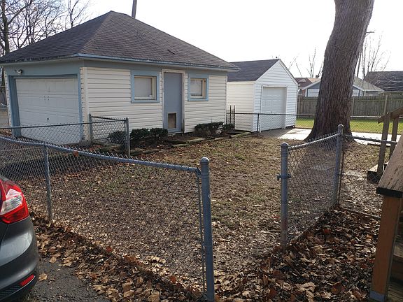 2nd image of 518 Heiss Ave #1