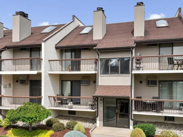 302 Hackensack St #810, Wood Ridge, NJ 07075