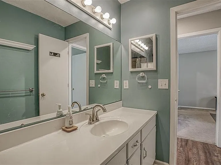 10923 Gillette St — Photo 9