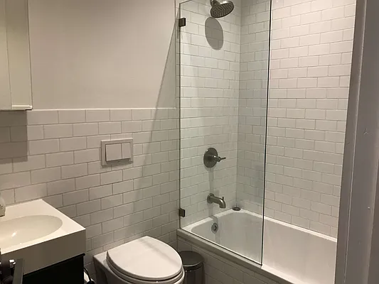 Rented by Evergreen Realty & Investments | media 5