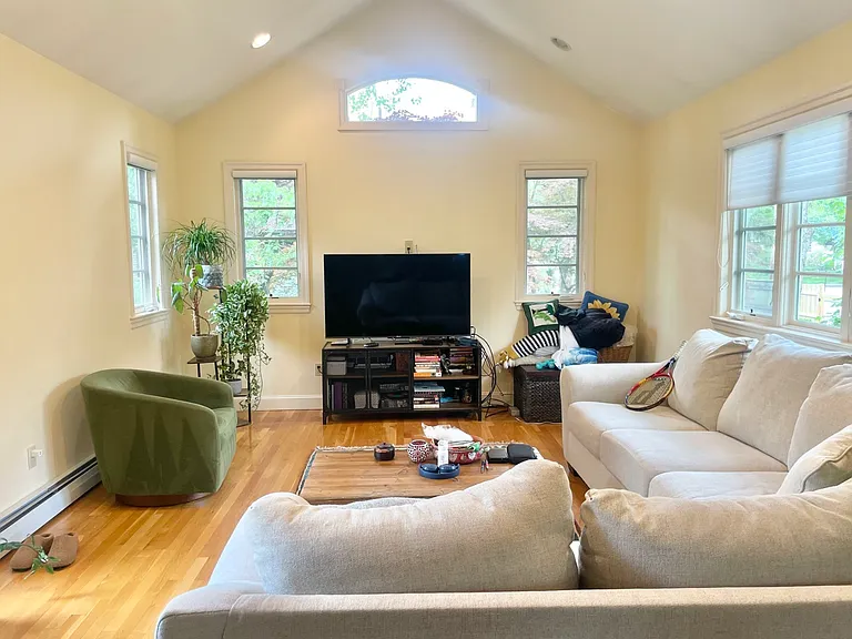 150 Gordon Rd — Photo 3