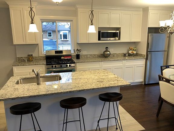 4th image of 736 W Karen Ln