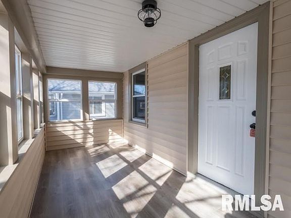 3rd image of 102 Lawndale Ave