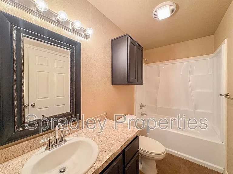 1560 Vani Ct — Photo 10