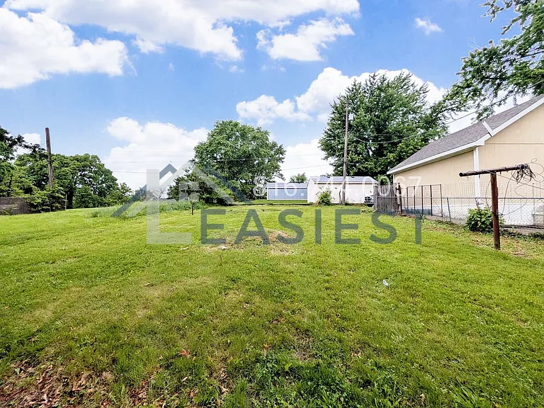 1828 S 16th St — Photo 18