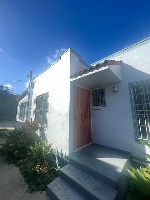 1st image of 6129 Brynhurst Ave #1/2