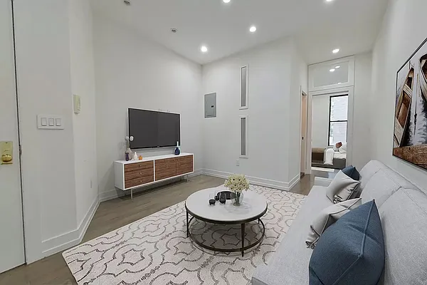 Rented by Platinum Properties | media 9