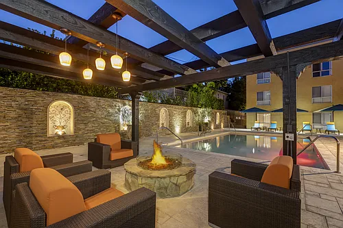 Toluca Terrace Apts. Photo 1
