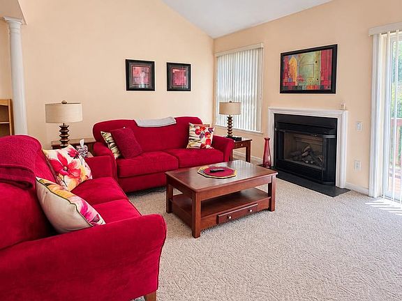 4th image of 48 Wheatsheaf Ln