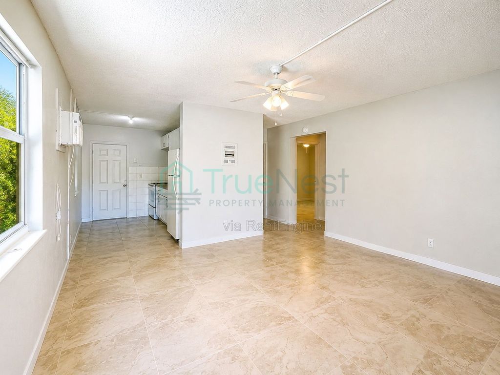 2631 NW 6th St, photo 4