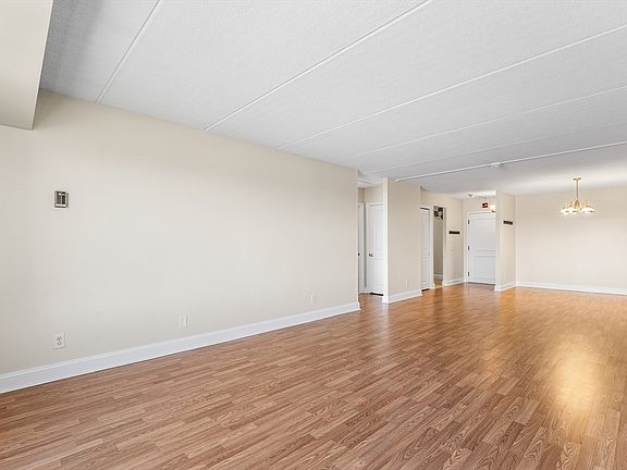 5th image of 1500 Worcester Rd APT 830